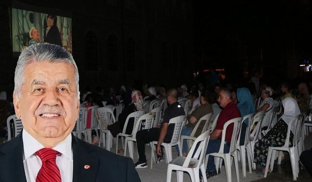 Senirkent’te açık hava sineması keyfi