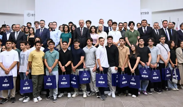 YKS’de dereceye giren Bursalı gençler BTSO’da ödüllendirildi