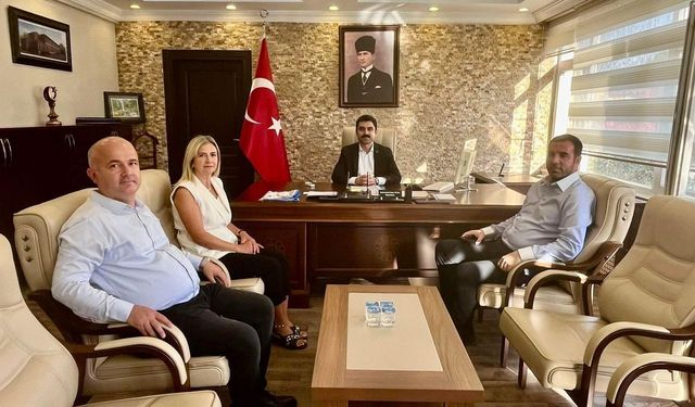 Kars Kızılay Şube Başkanı Kübra Hüryurt Susuz Kaymakamı’nı ziyaret etti