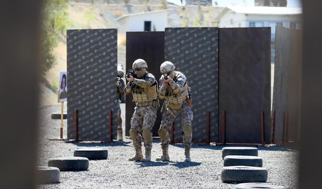 Keskin Nişancılıktan Rehine Kurtarmaya, PÖH Timleri Görevde