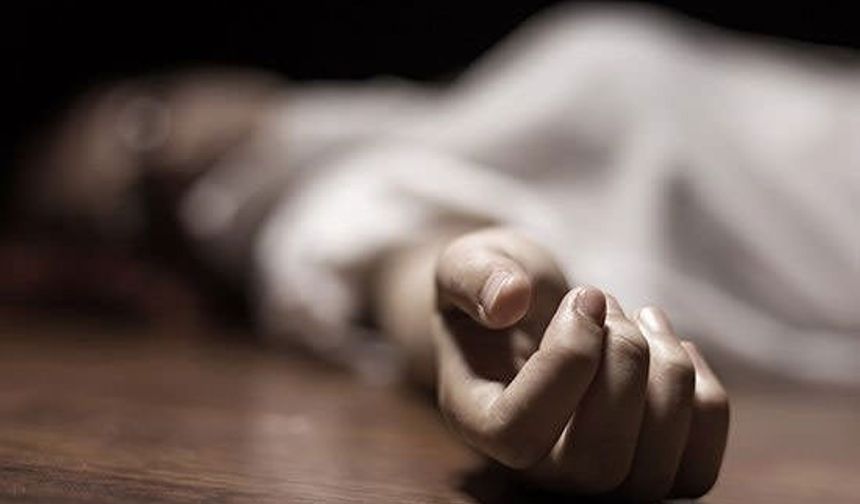 VÜCUT YAPISI SERTLEŞİYOR Ölümden itibaren ortalama 10 saat içerisinde vücut kaskatı oluyor. Adrenalin salgılanılan bir anda; yani heyecanlı veya mücadele verildiği sırada ölüm gerçekleşmişse, vücut aynı anda katılaşmaya başlıyor.