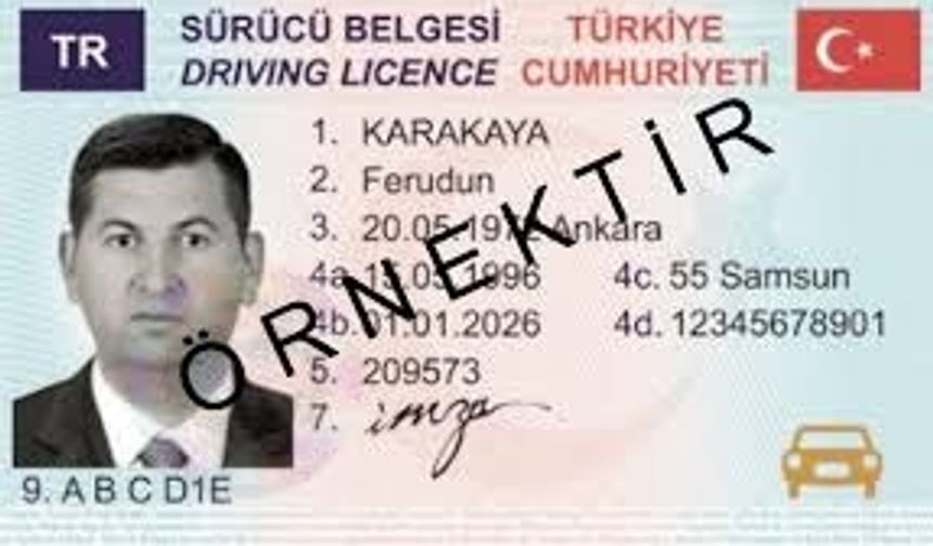 Ehliyet Alacaklara: Bu Kişiler Artık Ehliyet Alamayacak, Verilenlerden de Geri Alınacak
Ehliyet alacaklar için Ehliyet alma şartlarında uygulanan farklılık Resmi Gazetede yayımlandı.
Değişiklikle daha evvel ehliyet almaya engel olmayan hastalık listeye eklendi.Karar ardından bu hastalığa sahip olanlara ehliyet verilmeyecek ve veilenlerden de geri alınacak. Sürücü adayları ve sürücülerde aranacak sıhhat şartlarına dair yönetmelikte uygulanan farklılığa göre ehliyet alabilmek zorlaştı.