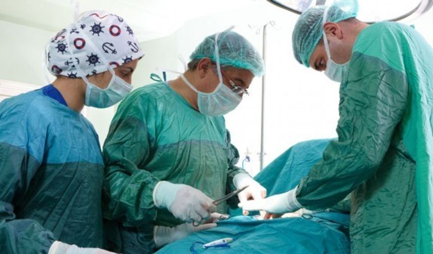 Doktor Soloman Shah ve yardımcılarının kendisini aşağılayan ve alay eden konuşmalar yaptığını ortaya çıkaran hasta, konuyu mahkemeye taşıdı.