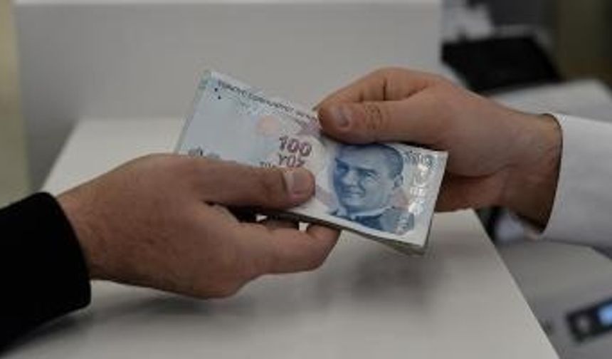 2017 senesinde asgari ücrete olan zam ile beraber evde bakım maaşı aylık yaklaşık 1000 lira civarına çıktı. Evde bakım maaşı alan birey sayısı Aile ve Sosyal Politikalar Bakanlığınca yaklaşık 500 bin civarında olarak duyurulmuştu, düzenleme kapsamında günümüze kadar yaklaşık 4 milyar Türk Lirasına yakın ödeme yapıldı