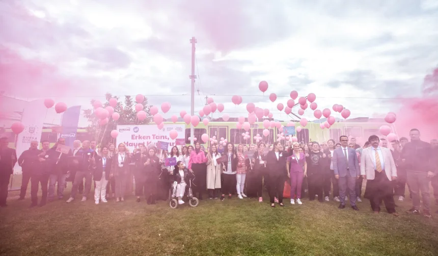 BURULAŞ’ta pembe balonlar gökyüzüne bırakıldı