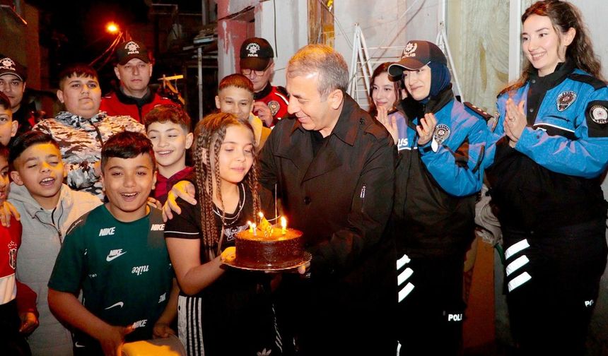 Çanakkale İl Emniyet Müdürü Kurt, Şennur'un Doğum Gününü Kutladı