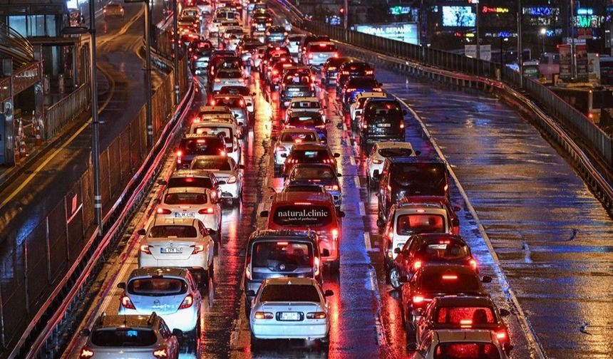 Otoyolda bayram tatili hareketliliği