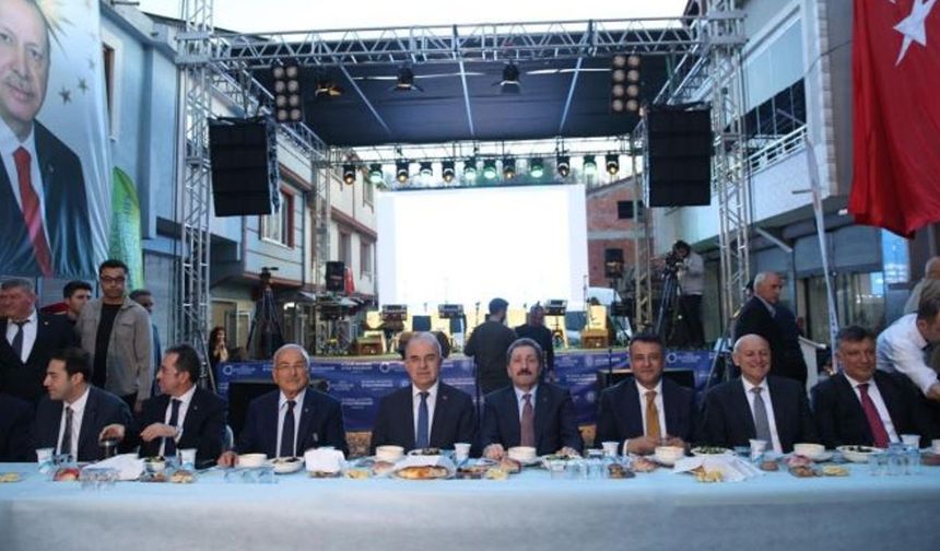 Samsun ve Ordu protokolü 2 bin kişilik iftar sofrasında buluştu