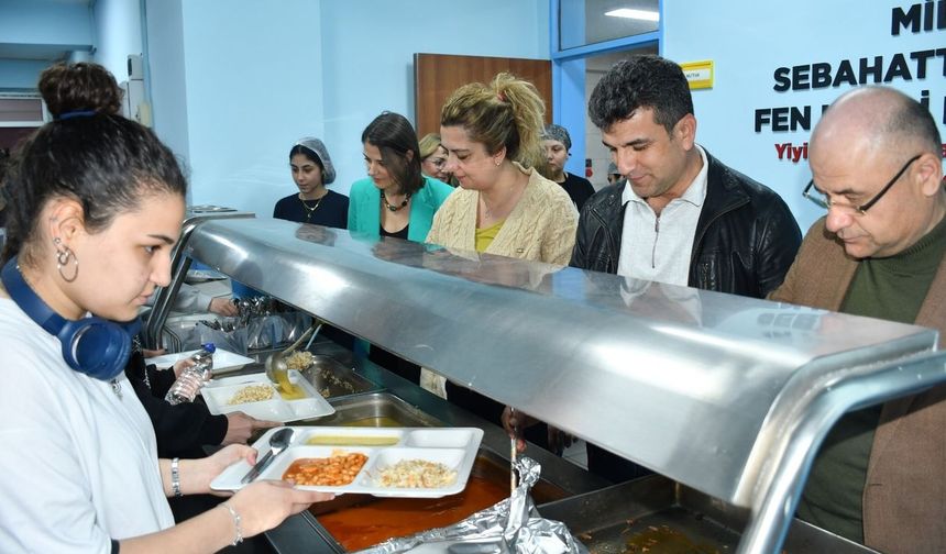 Sebahattin Akyüz Fen Lisesi öğrencilerinden iftar programı