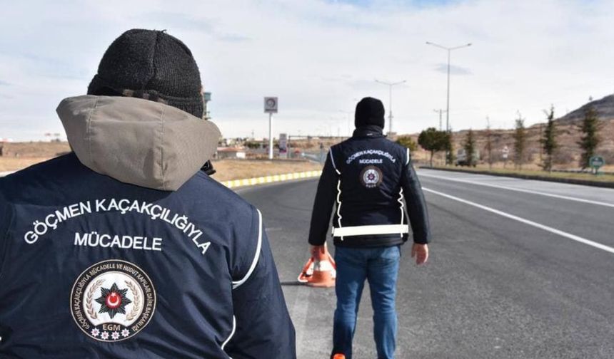 Bakan Yerlikaya: 29 göçmen kaçakçısı ve 723 düzensiz göçmen yakalandı