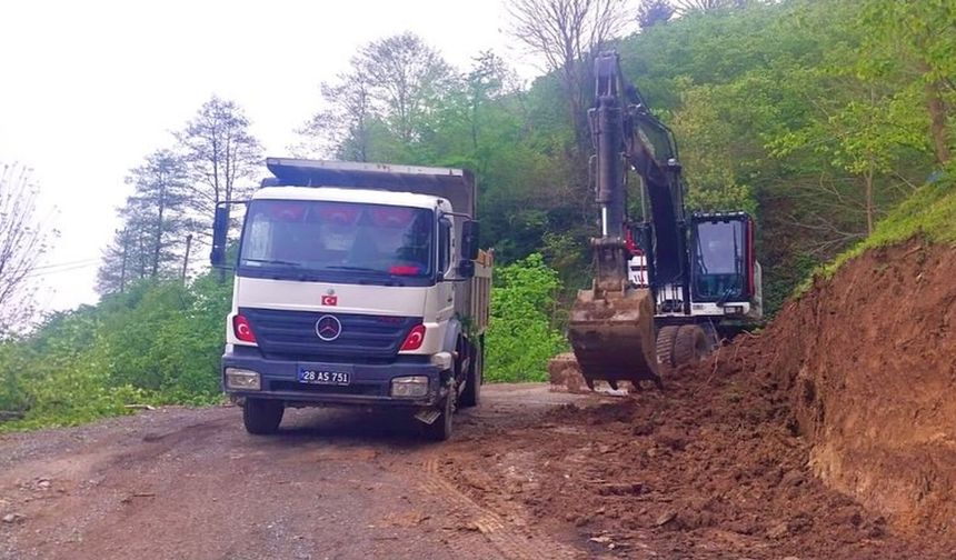 Giresun'da köy yollarına tamir ve bakım yapılmaya başladı
