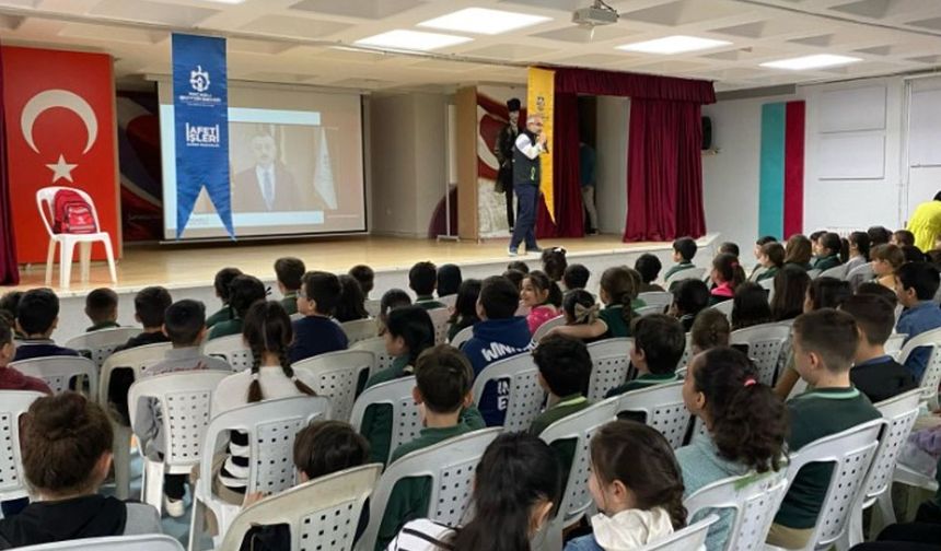 Kocaeli Büyükşehir’den 11 okulda afet farkındalık eğitimi