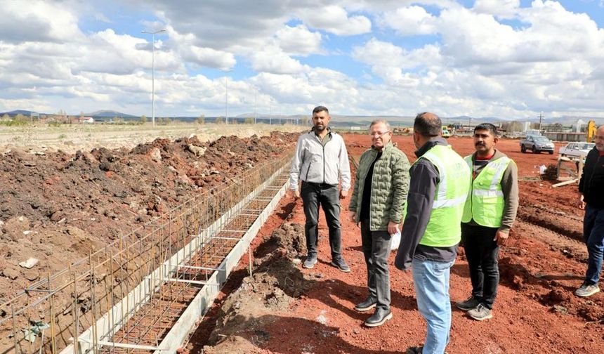 Vali Polat, Sokak Hayvanları Doğal Yaşam Alanı’ndaki çalışmaları inceledi