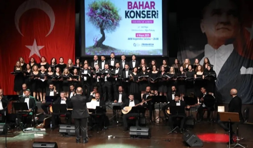 Antalya Büyükşehir THM korosundan bahar konseri