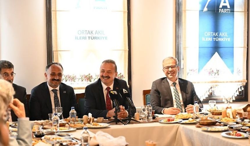 Ağıralioğlu'nun terörsüz Türkiye sürecine ilişkin referandum çağırısı sürüyor
