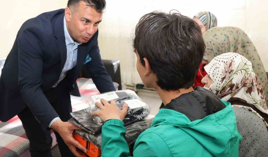 Aile yılı kapsamında bayram öncesi anlamlı ziyaret: 84 öğrenciye spor seti dağıtıldı