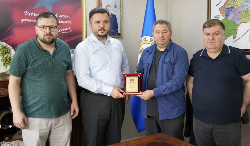 Artvin Trabzonspor Taraftarlar Derneğinden Orman Bölge Müdürü Gürsoy’a ziyaret
