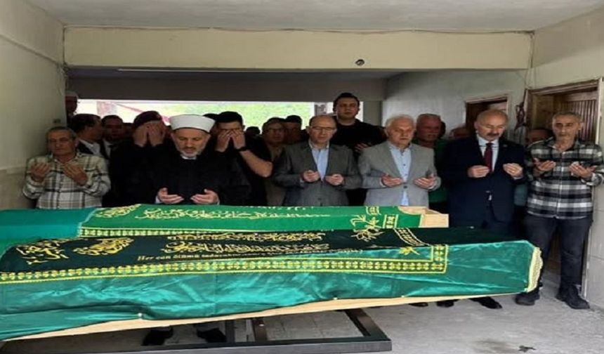 Cinayete uğrayan iki kız kardeş toprağa verildi