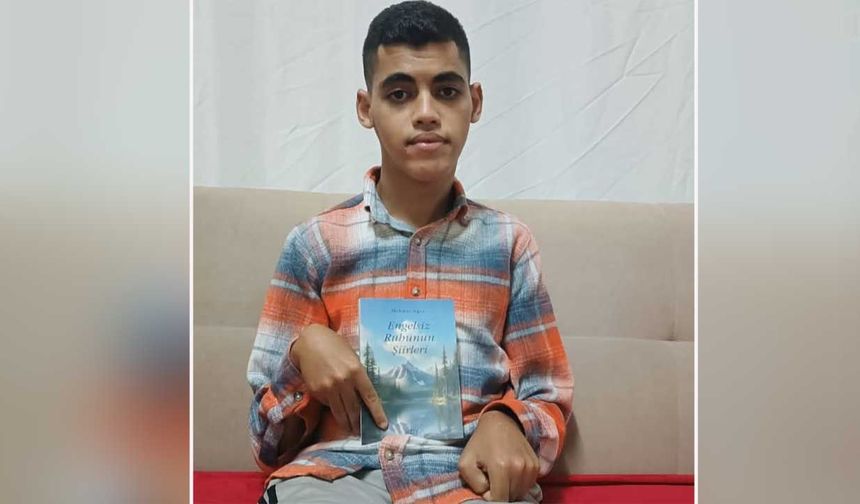 Genç şair Mehmet Ağca'nın ilham veren  “Engelsiz Ruhunun Şiirleri” raflardaki yerini aldı