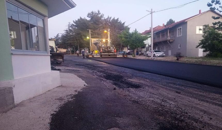 Isparta'da Aydoğmuş Köyü'ne otoban gibi sıcak asfalt