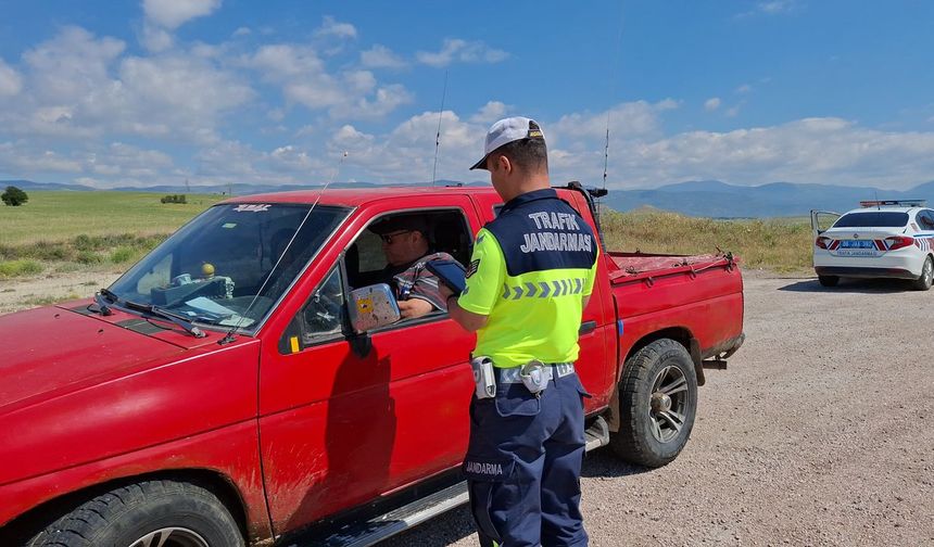 Jandarma denetimlerde kuş uçurtmuyor