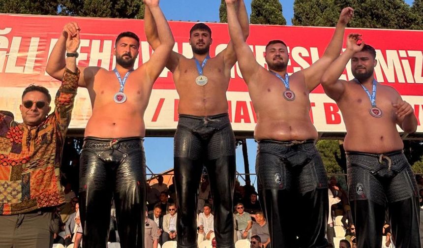 Kemer Belediye güreşçisinden üçüncülük