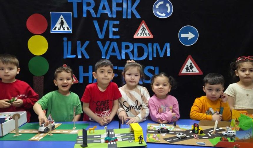 Kocaeli'de çocuklar trafik kurallarını eğlenerek öğrendiler