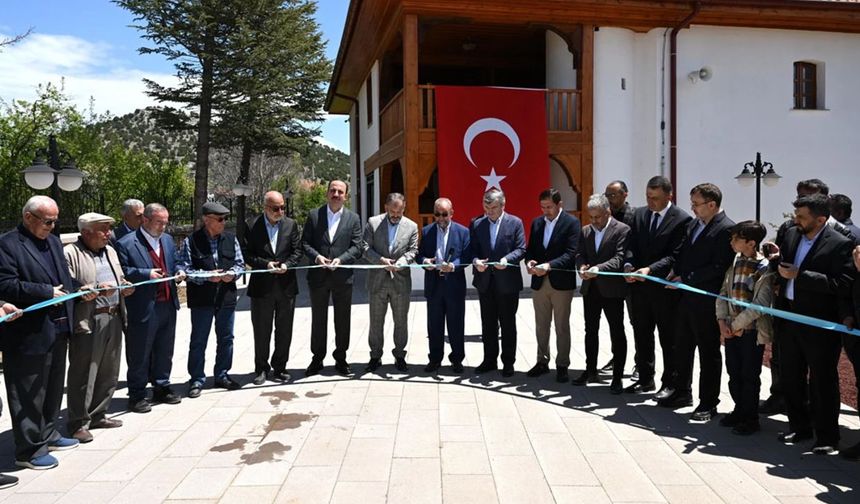 Konya'da Ecevitzade Kadı Mehmed Efendi Camii açıldı