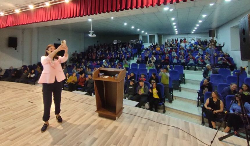 Korkuteli Belediyesi’nden öğrencilere iki oturumluk farkındalık semineri