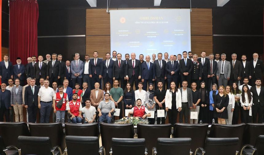 Ombudsman Mehmet Akarca, Siirt’te gençlerle buluştu
