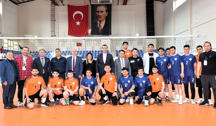 Şalpazarı Meslek Yüksek Okulu finalde