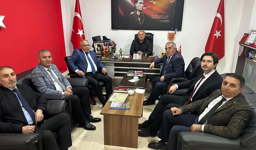 SGK Kars İl Müdürü Abdulkadir Ayluçtarhan, Şehit ve Gaziler Derneği'ni ziyaret etti
