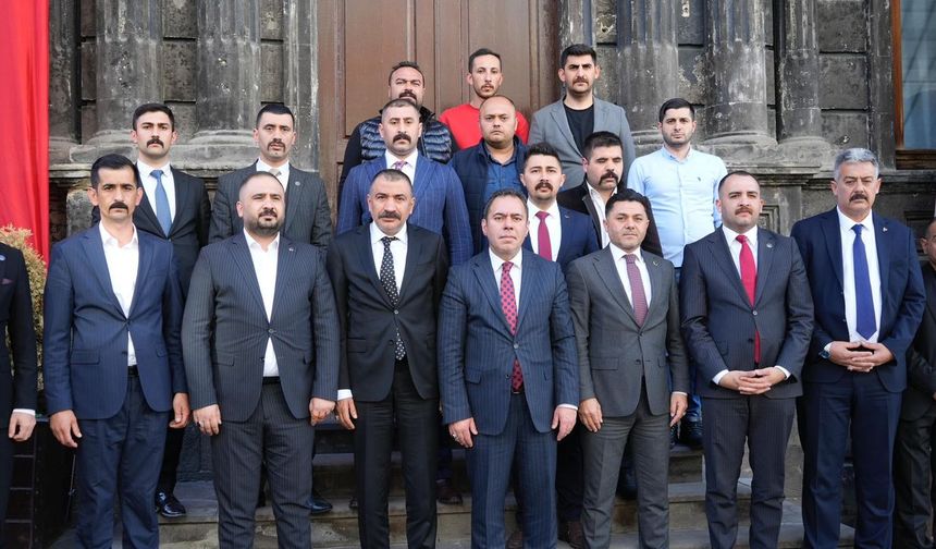 Ülkü Ocakları Genel Başkan Yardımcısı Nebioğlu, Kars Belediye Başkanı Senger'i ziyaret etti