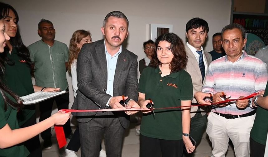 Ünal Aysal Anadolu Lisesi’nde bilgisayar sınıfı açıldı
