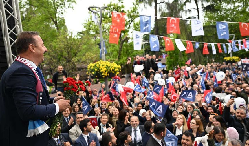 Yavuz Ağıralioğlu, Trabzon'dan seslendi: Bitireceğim dediğiniz fakirliği yönetiyorsunuz
