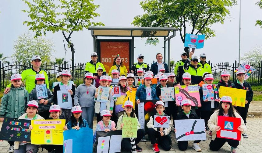 Yeşilgiresun İlkokulu Trafik Haftası çalışması