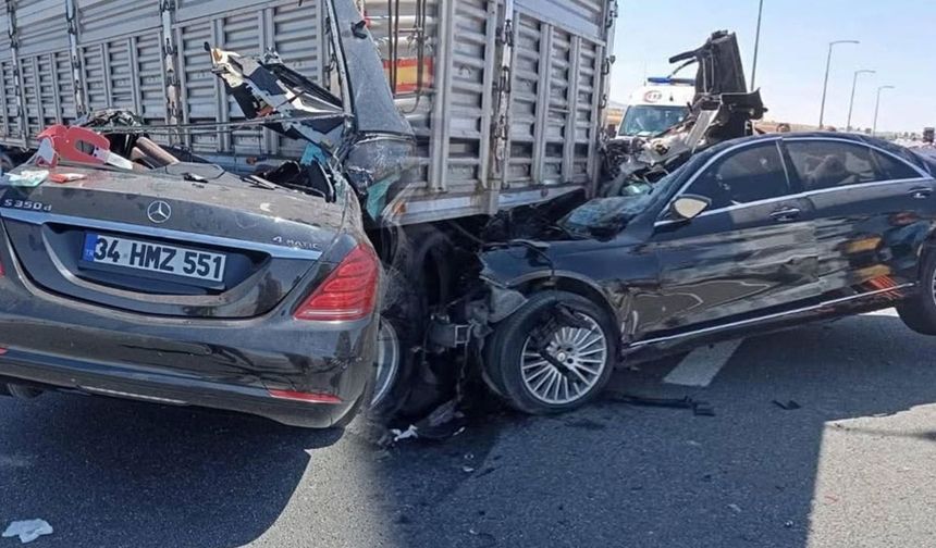 Aksaray’da feci kaza: Otomobil TIR’a çarptı, 2 kişi hayatını kaybetti