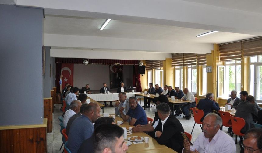 Akyaka Kaymakamı İsmail Demirtaş, Kurban Bayramı’nda vatandaşlarla bir araya geldi