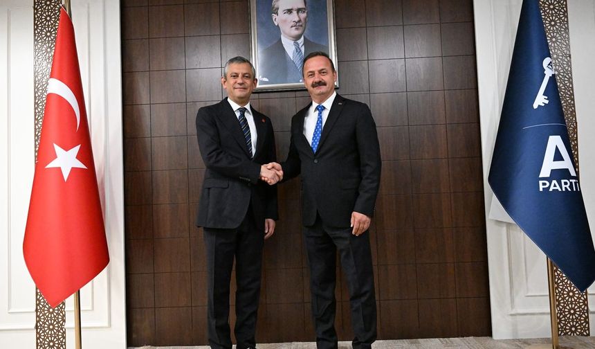 Anayasa tartışmaları siyasetin gündeminde: Ağıralioğlu ve Özel'den açıklamalar