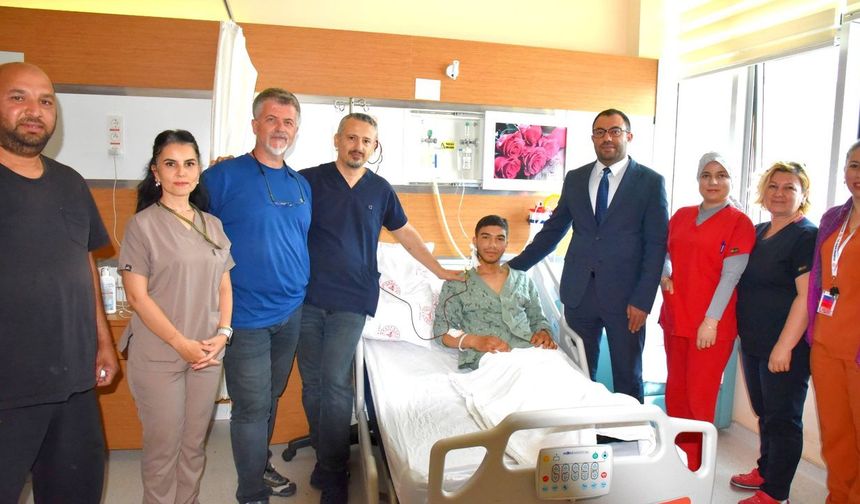 Çanakkale’de bir ilk;15 yaşındaki hastanın kalbindeki delik özel yöntemle kapatıldı