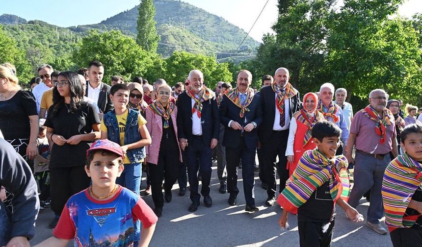 Isparta'da 400 yıllık kurban indirme geleneği sürdürülüyor