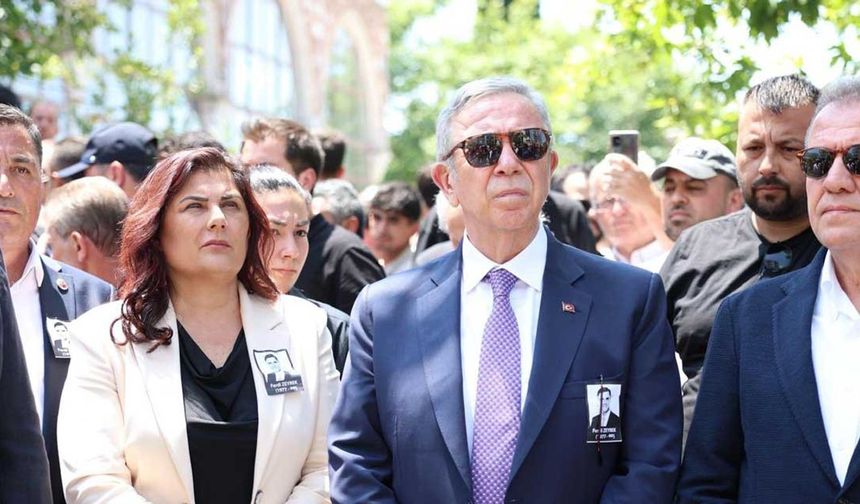 Mansur Yavaş, Ferdi Zeyrek’in cenaze törenine katıldı: “Halkın evladını uğurladık”
