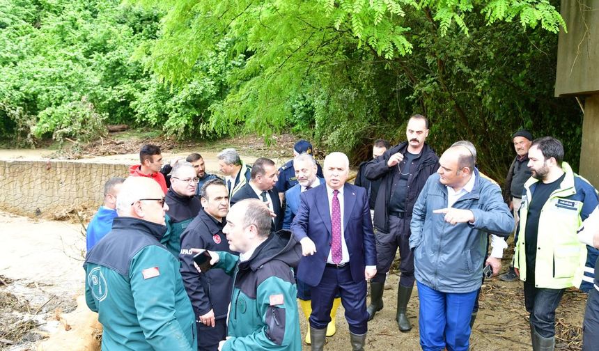 Trabzon Valisi Aziz Yıldırım, selin etkilediği bölgelerde incelemelerde bulundu