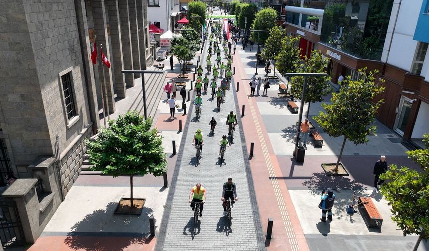 Trabzon'da pedallar sağlık için çevrildi