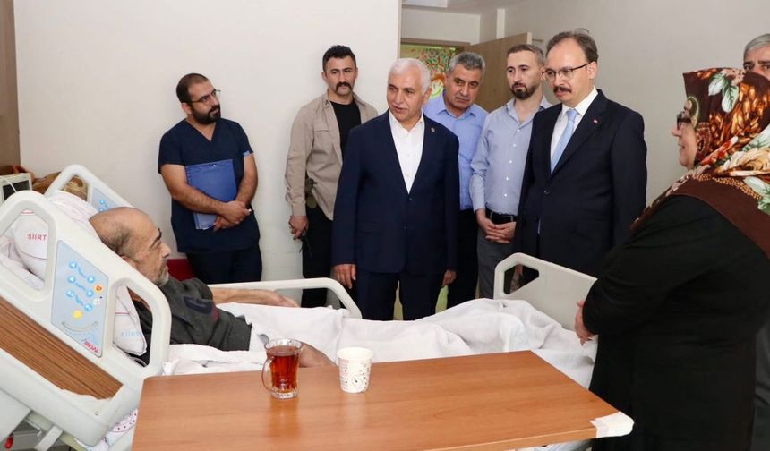 Vali Dr. Kemal Kızılkaya'dan hastalara moral ziyareti