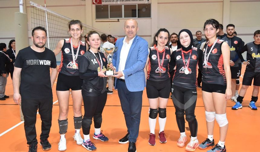 Voleybolun büyükleri belli oldu