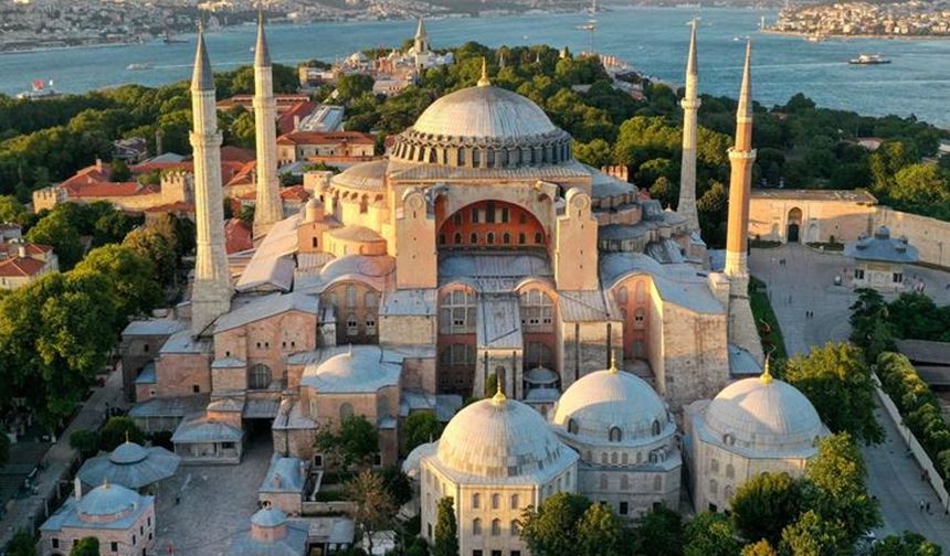 Ayasofya-i Kebir Camii 40 milyon ziyaretçiyi ağırlayarak rekor kırdı