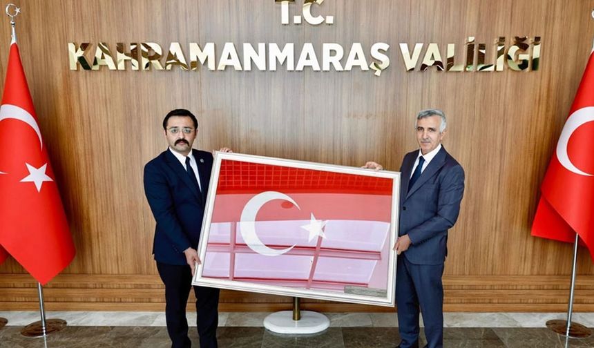 Kahramanmaraş'ta Şahbazlı'dan Vali Ünlüer'e anlamlı hediye