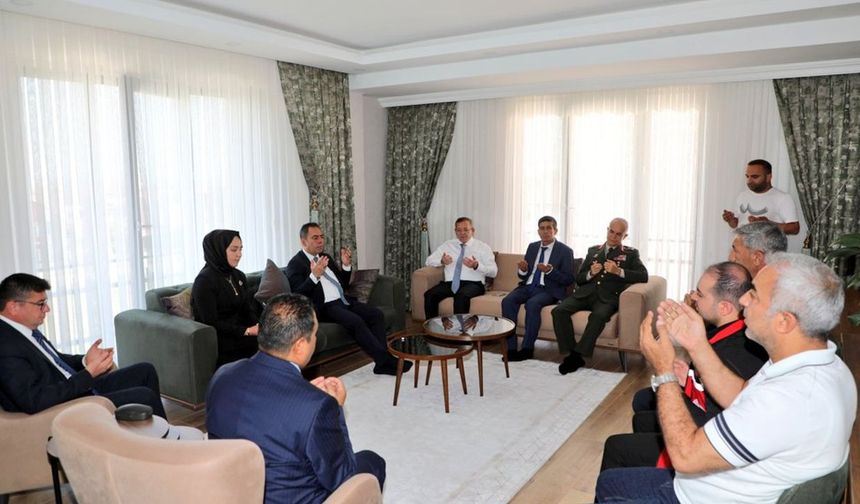 Kars Valisi Ziya Polat’tan 15 Temmuz Gazisi Fazıl Boztaş’a ziyaret