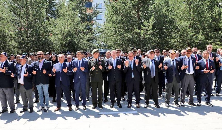 Kars'ta 15 Temmuz Şehitleri dualarla anıldı